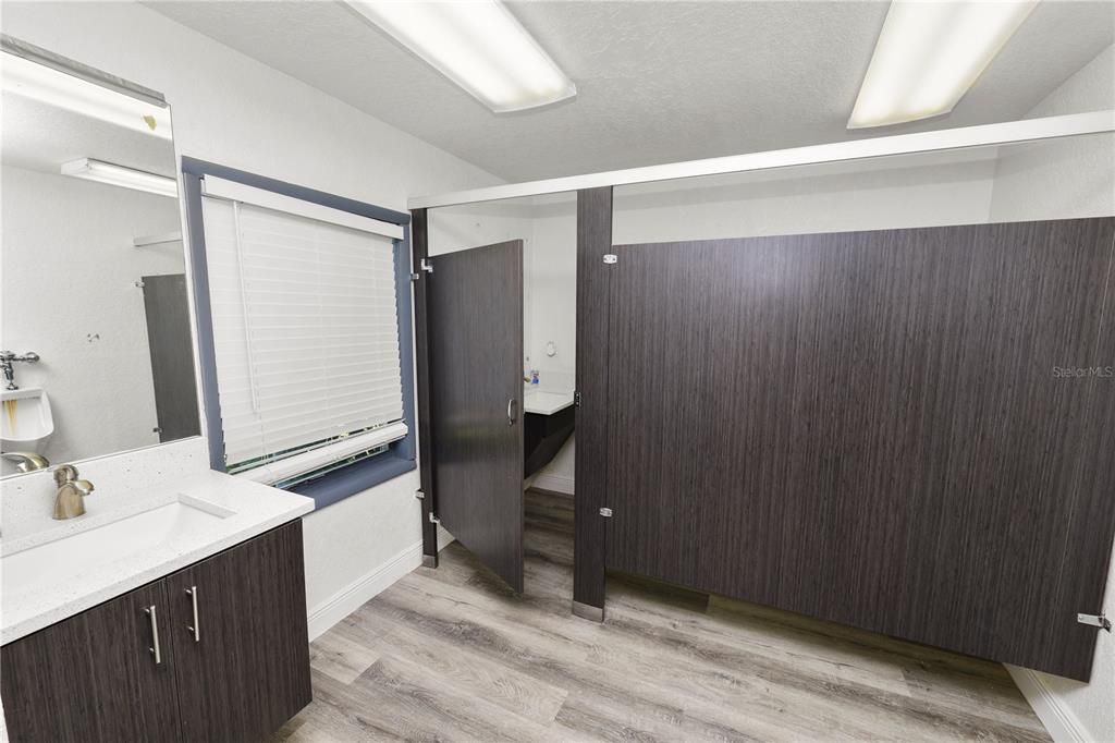 待售: $255,000 (0 贝兹, 0 浴室, 2400 平方英尺)