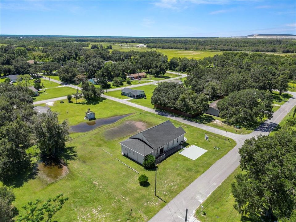 待售: $255,000 (0 贝兹, 0 浴室, 2400 平方英尺)