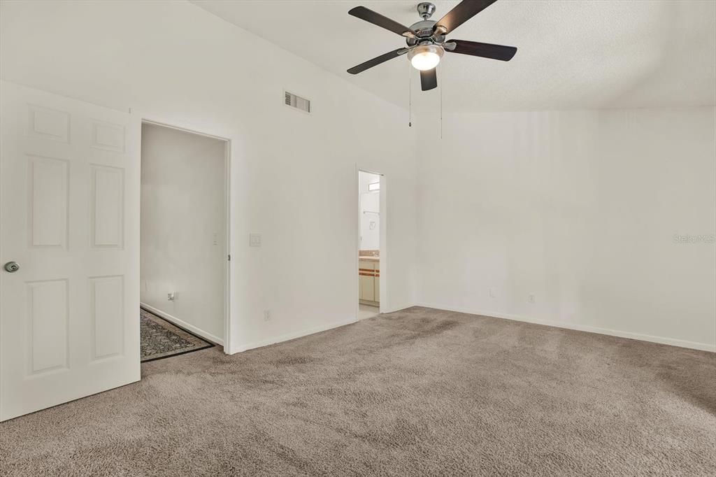 For Sale: $225,000 (2 beds, 2 baths, 1206 Square Feet)