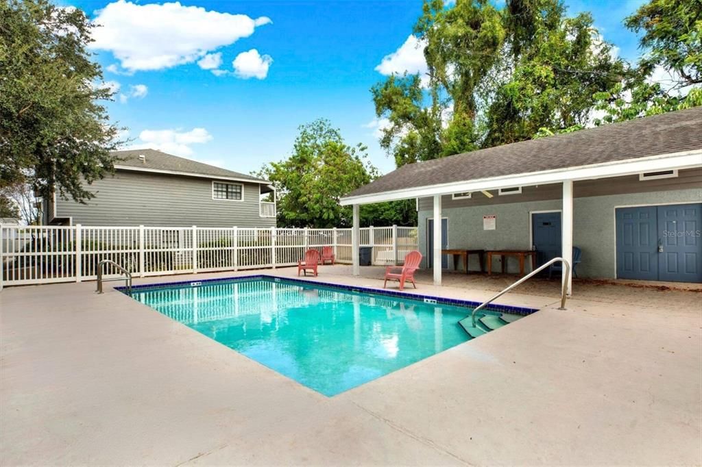 For Sale: $225,000 (2 beds, 2 baths, 1206 Square Feet)