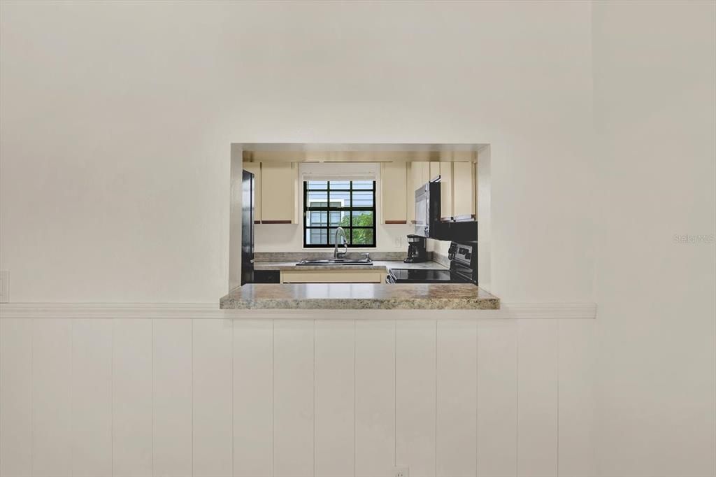 For Sale: $225,000 (2 beds, 2 baths, 1206 Square Feet)