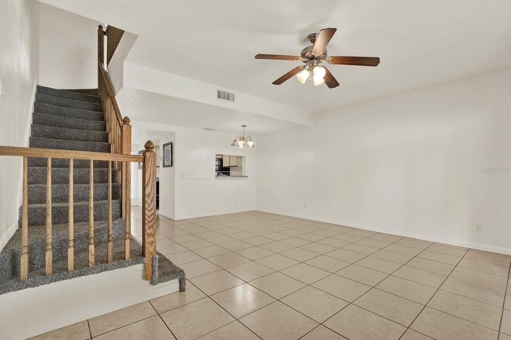 For Sale: $225,000 (2 beds, 2 baths, 1206 Square Feet)