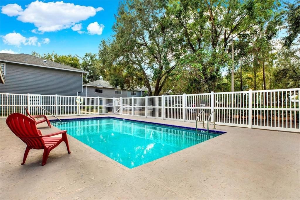 For Sale: $225,000 (2 beds, 2 baths, 1206 Square Feet)