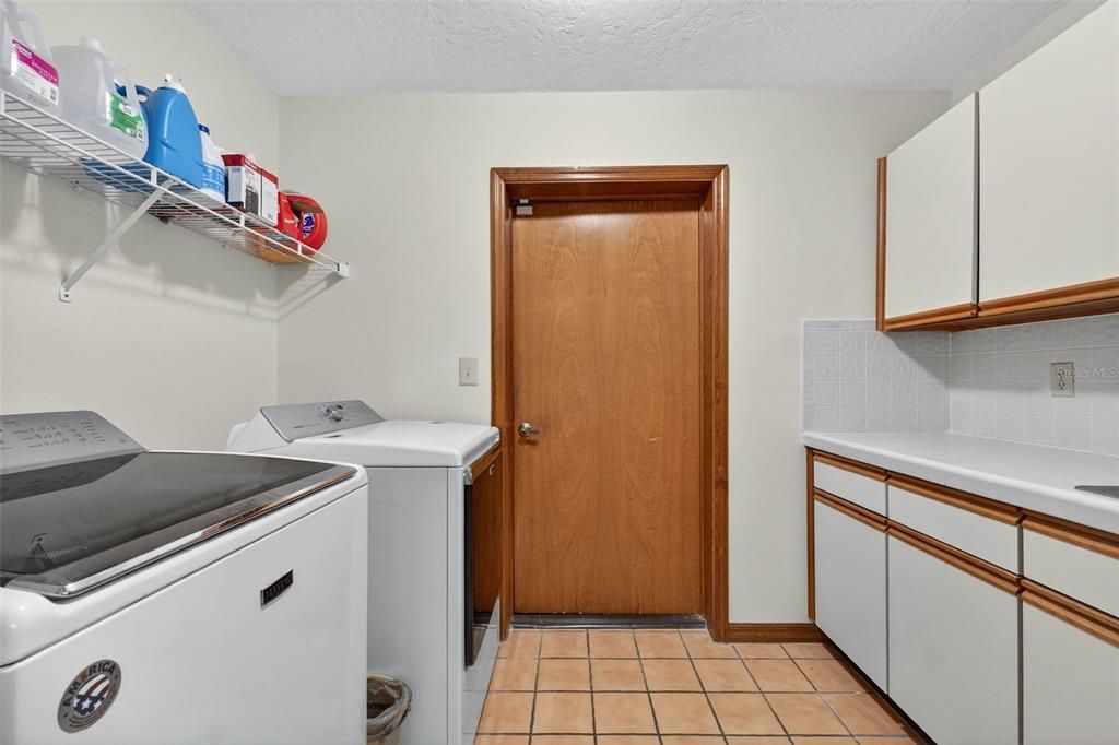 For Sale: $290,000 (3 beds, 2 baths, 2124 Square Feet)