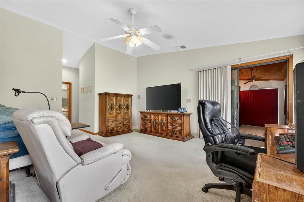 For Sale: $290,000 (3 beds, 2 baths, 2124 Square Feet)