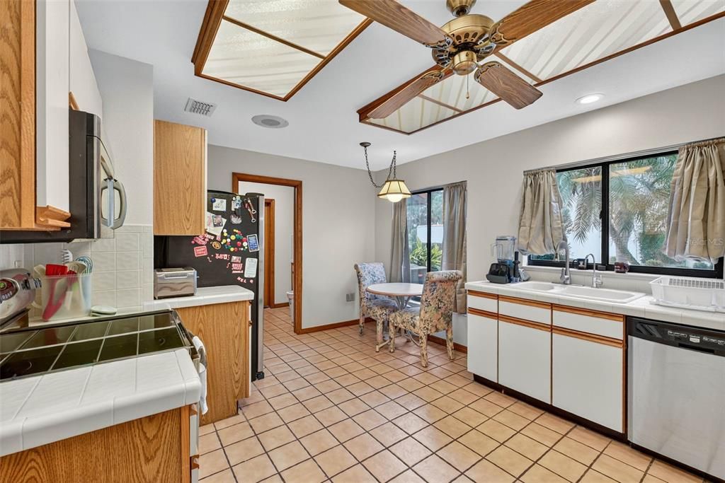 For Sale: $290,000 (3 beds, 2 baths, 2124 Square Feet)