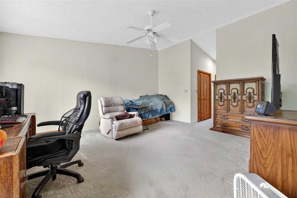 For Sale: $290,000 (3 beds, 2 baths, 2124 Square Feet)