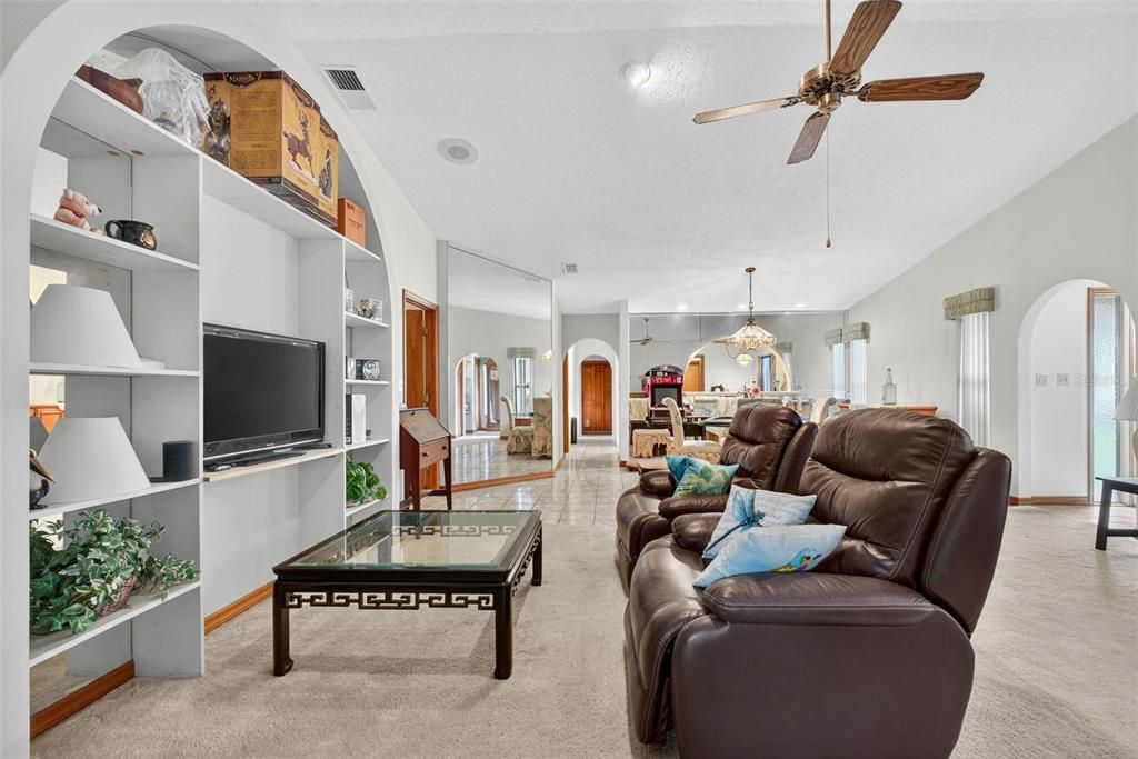 For Sale: $290,000 (3 beds, 2 baths, 2124 Square Feet)