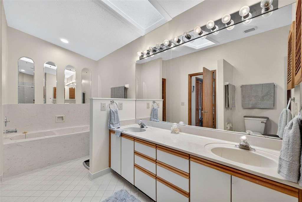 For Sale: $290,000 (3 beds, 2 baths, 2124 Square Feet)