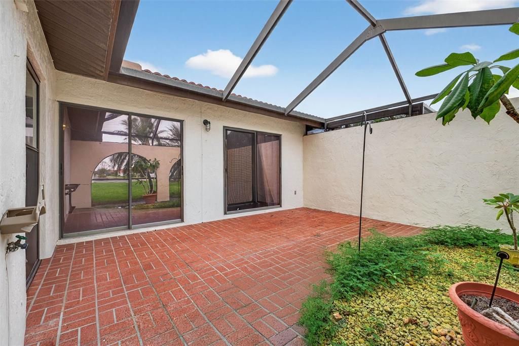 For Sale: $290,000 (3 beds, 2 baths, 2124 Square Feet)