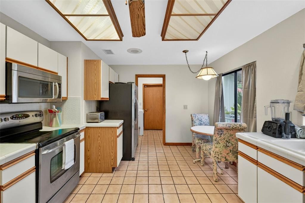 For Sale: $290,000 (3 beds, 2 baths, 2124 Square Feet)