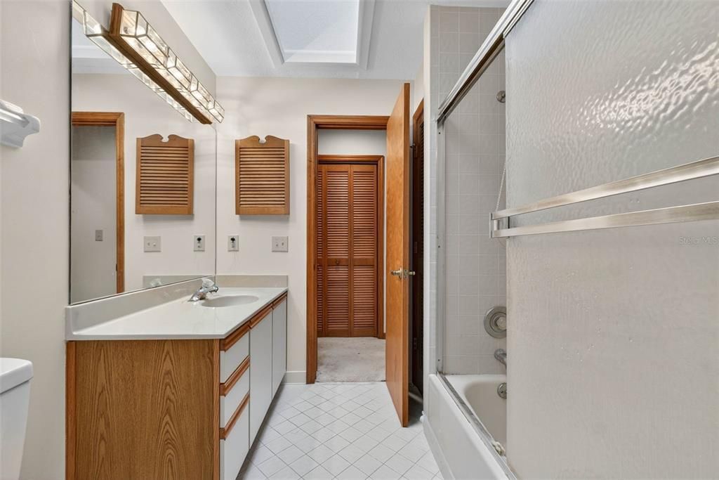 For Sale: $290,000 (3 beds, 2 baths, 2124 Square Feet)