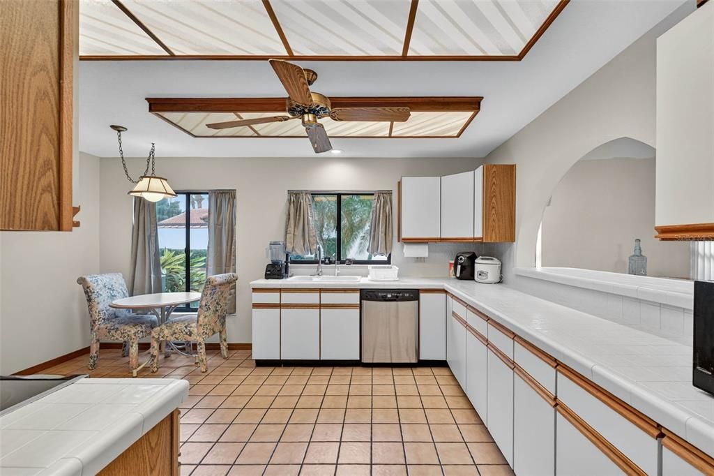 For Sale: $290,000 (3 beds, 2 baths, 2124 Square Feet)