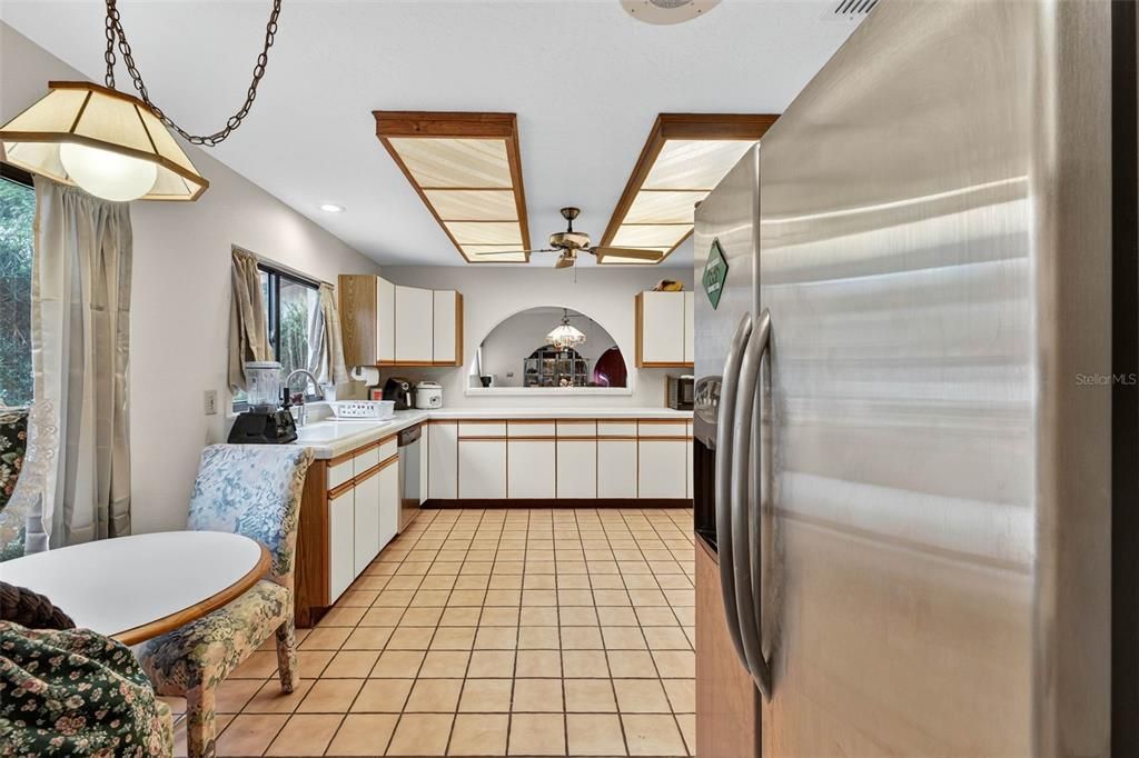 For Sale: $290,000 (3 beds, 2 baths, 2124 Square Feet)