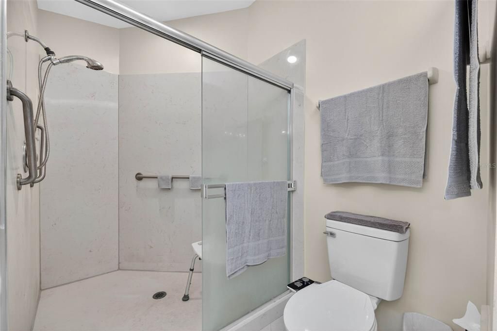 For Sale: $290,000 (3 beds, 2 baths, 2124 Square Feet)