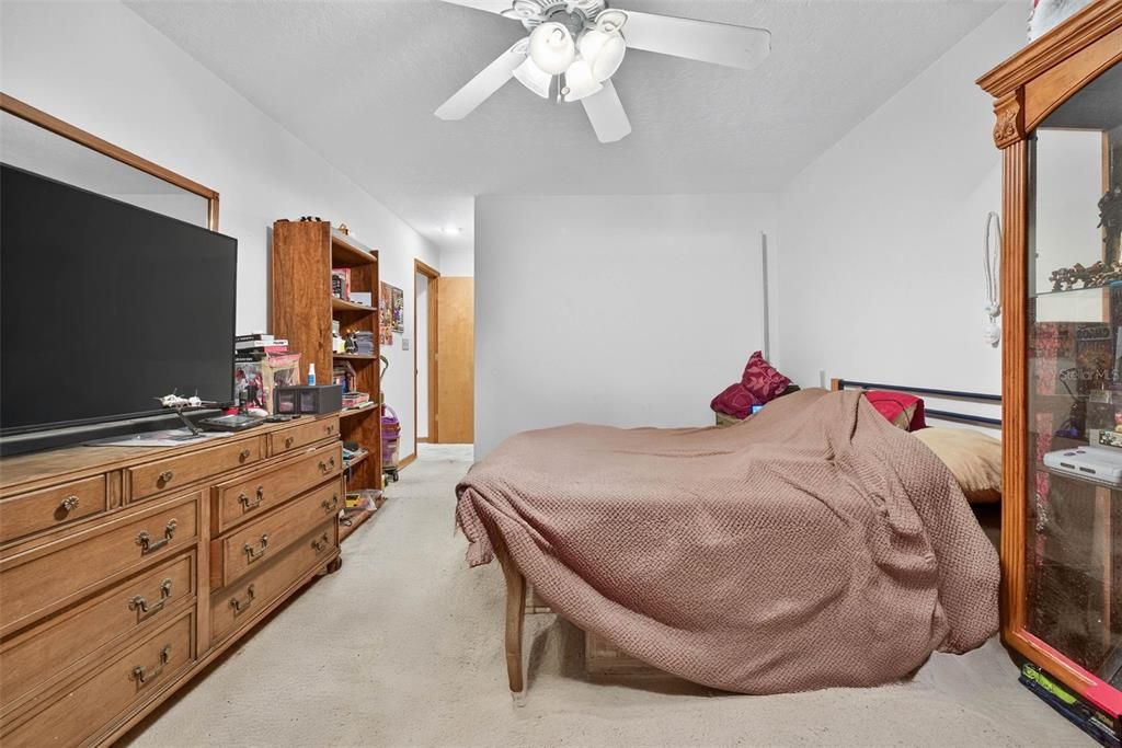 For Sale: $290,000 (3 beds, 2 baths, 2124 Square Feet)