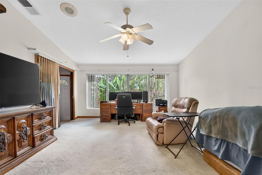 For Sale: $290,000 (3 beds, 2 baths, 2124 Square Feet)