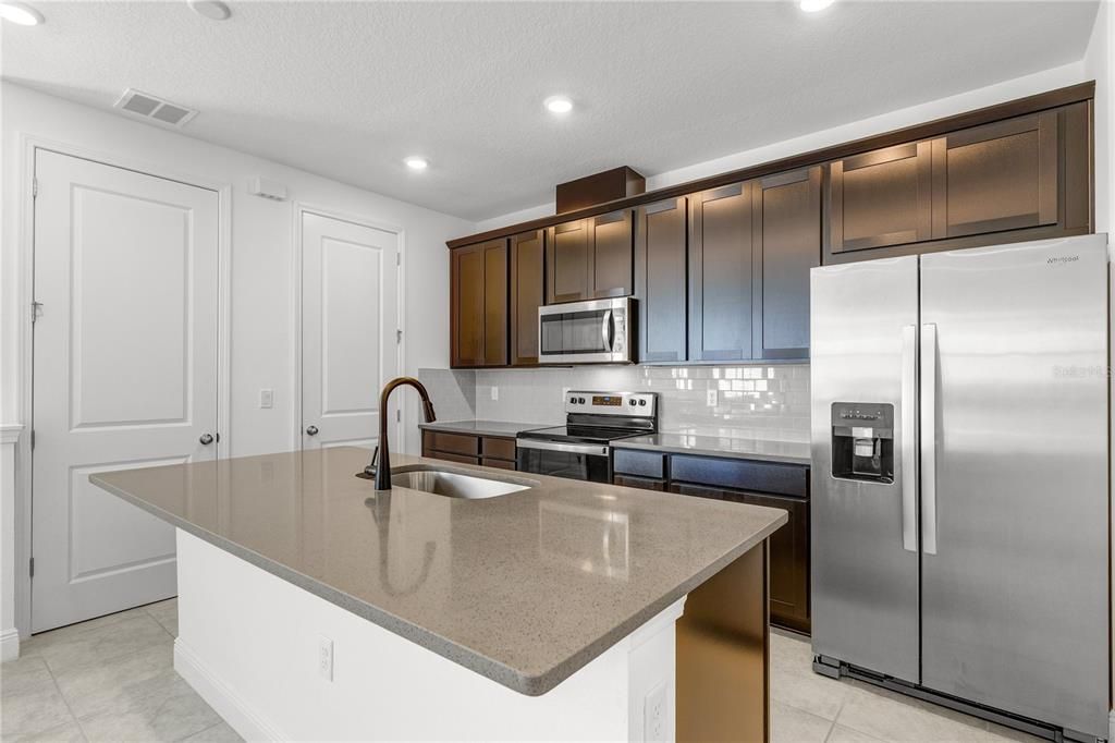 For Sale: $739,000 (4 beds, 3 baths, 2736 Square Feet)