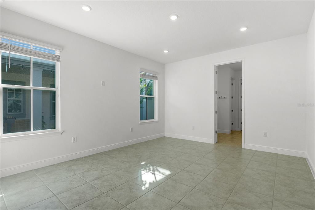 For Sale: $739,000 (4 beds, 3 baths, 2736 Square Feet)