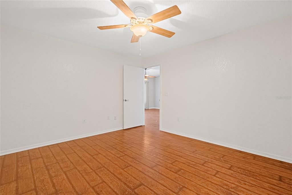 Active With Contract: $249,900 (2 beds, 2 baths, 1583 Square Feet)