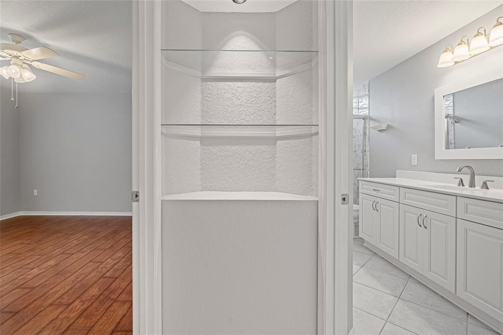 Active With Contract: $249,900 (2 beds, 2 baths, 1583 Square Feet)