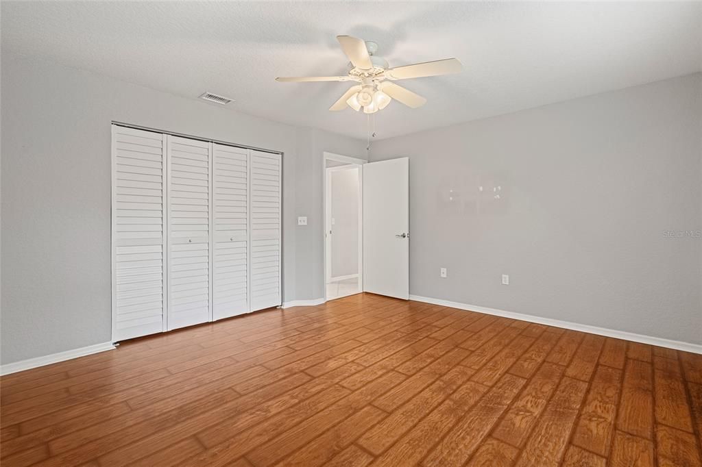 Active With Contract: $249,900 (2 beds, 2 baths, 1583 Square Feet)