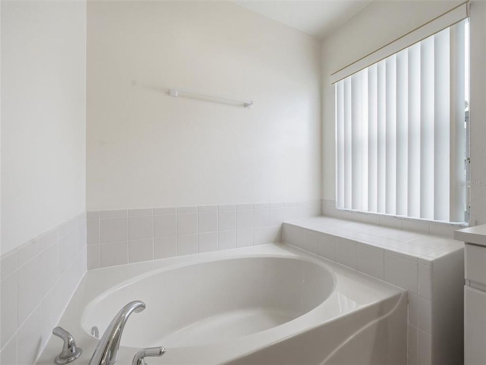 待售: $375,000 (3 贝兹, 2 浴室, 1866 平方英尺)