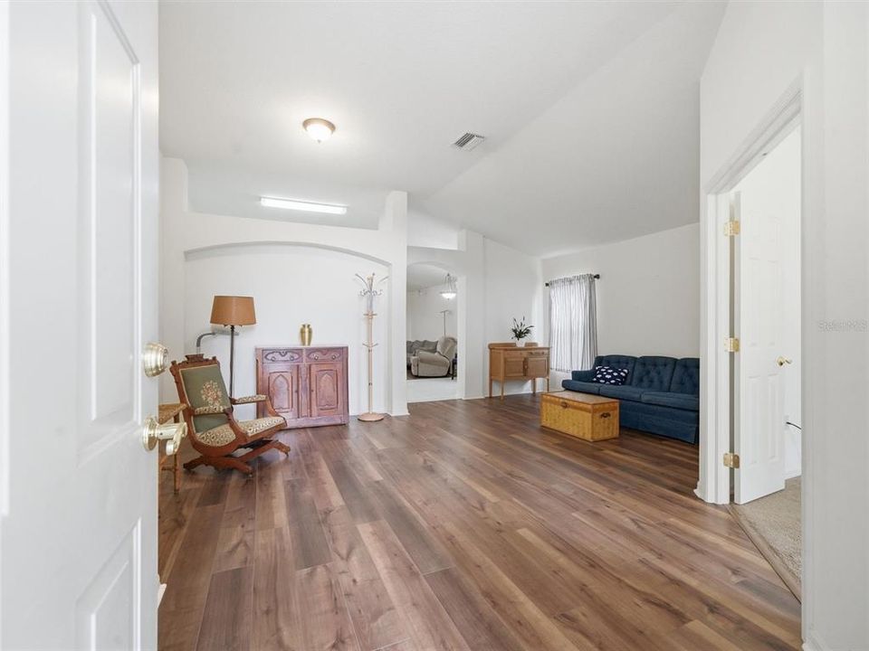 待售: $375,000 (3 贝兹, 2 浴室, 1866 平方英尺)