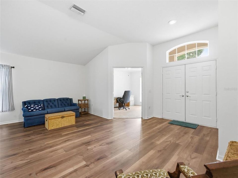 待售: $375,000 (3 贝兹, 2 浴室, 1866 平方英尺)