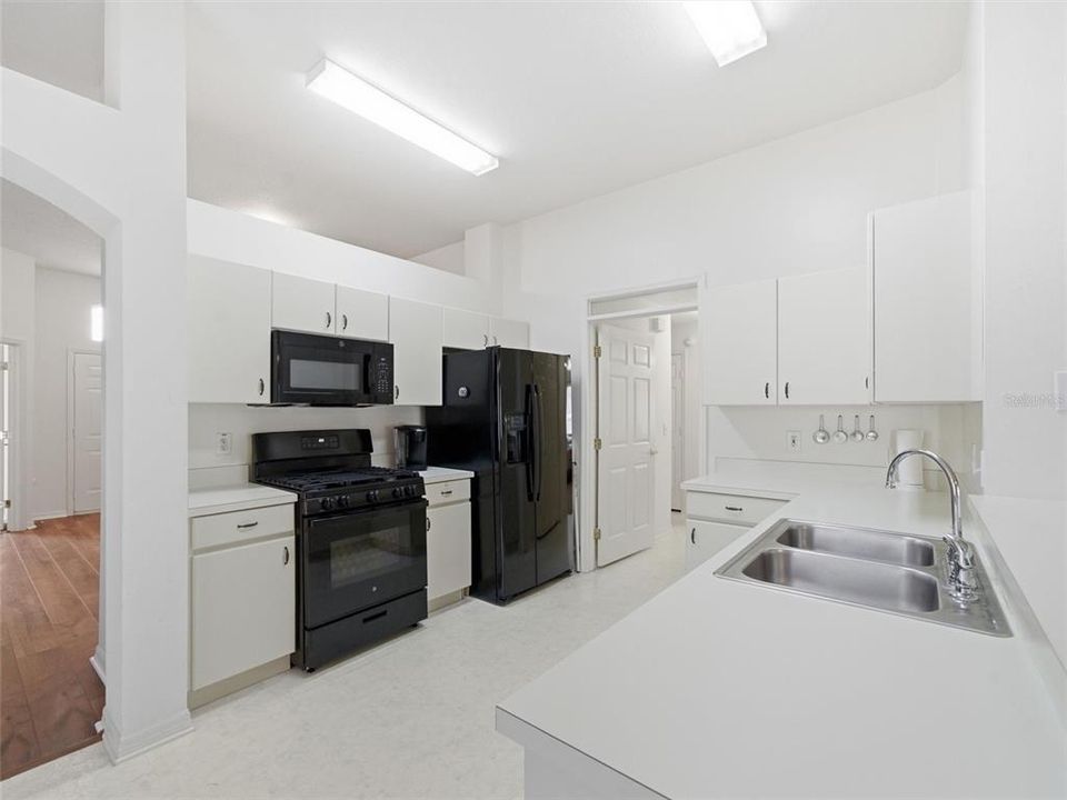 待售: $375,000 (3 贝兹, 2 浴室, 1866 平方英尺)