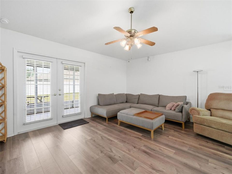 待售: $375,000 (3 贝兹, 2 浴室, 1866 平方英尺)