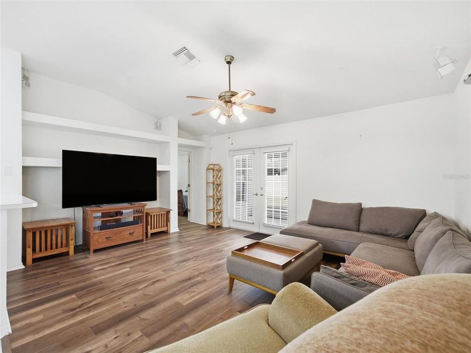 待售: $375,000 (3 贝兹, 2 浴室, 1866 平方英尺)