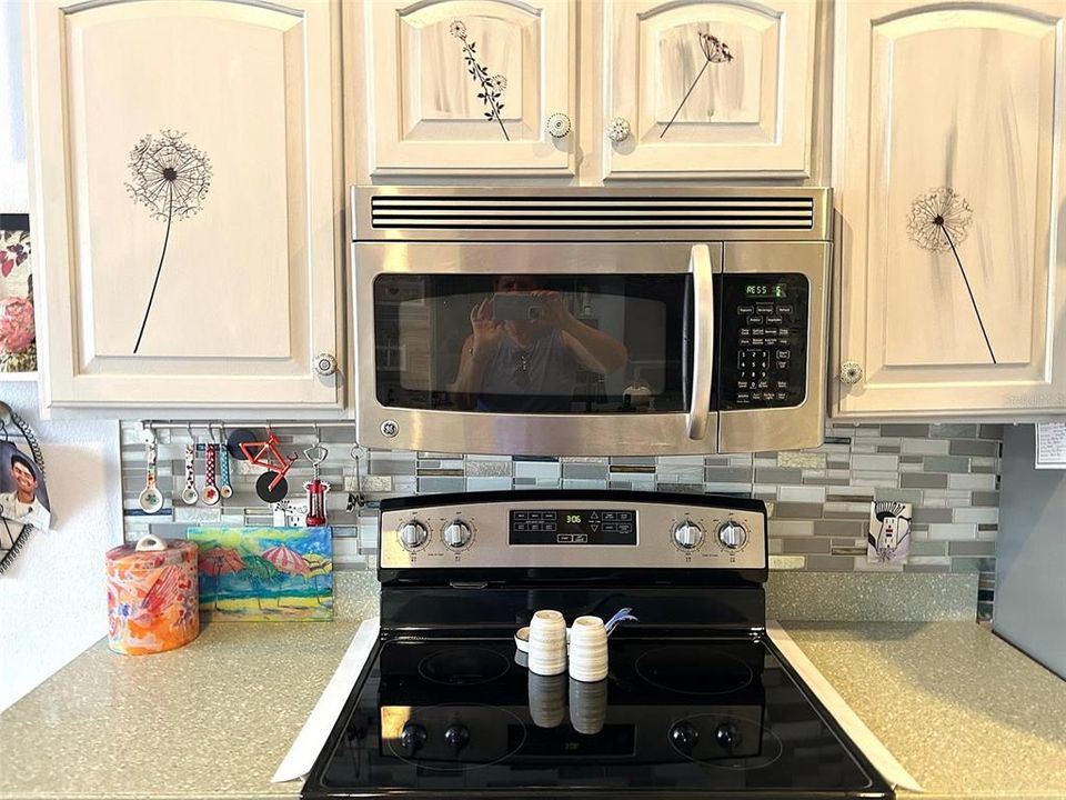 待售: $230,000 (2 贝兹, 2 浴室, 1325 平方英尺)