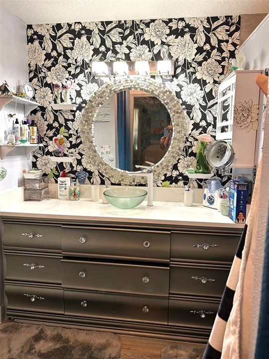 待售: $230,000 (2 贝兹, 2 浴室, 1325 平方英尺)