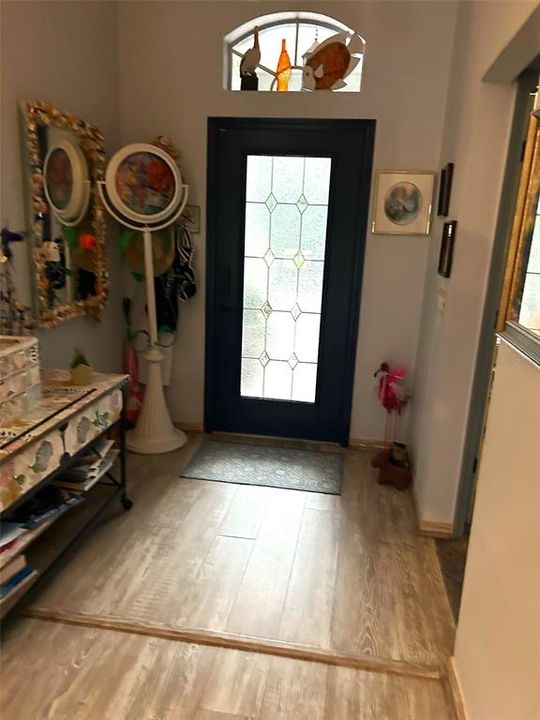 待售: $230,000 (2 贝兹, 2 浴室, 1325 平方英尺)