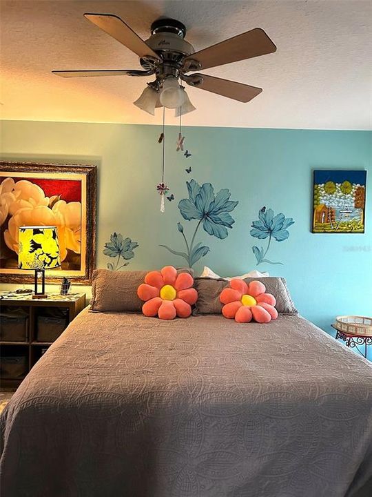 待售: $230,000 (2 贝兹, 2 浴室, 1325 平方英尺)