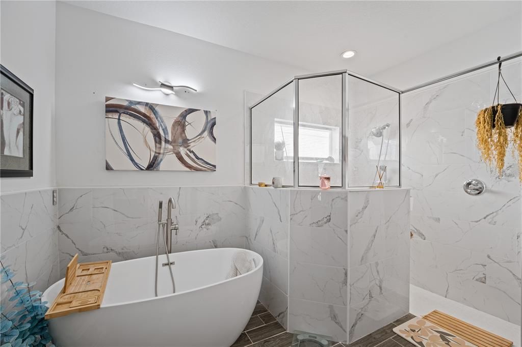 For Sale: $449,900 (4 beds, 2 baths, 2028 Square Feet)