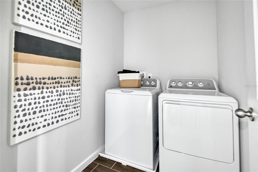 For Sale: $406,999 (5 beds, 3 baths, 2350 Square Feet)