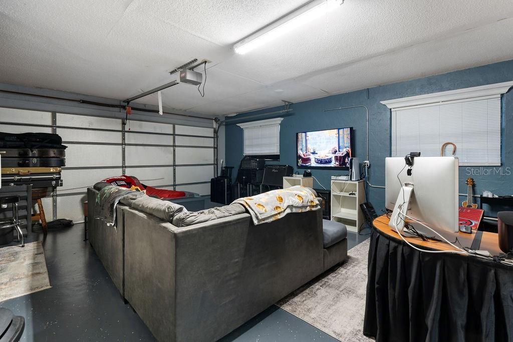 For Sale: $464,900 (3 beds, 2 baths, 2700 Square Feet)