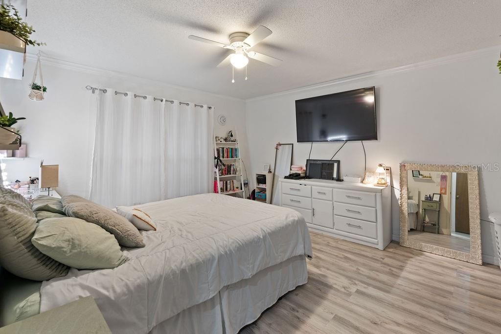 For Sale: $464,900 (3 beds, 2 baths, 2700 Square Feet)