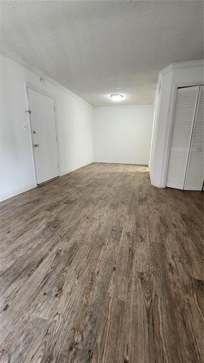 For Sale: $145,000 (2 beds, 1 baths, 828 Square Feet)