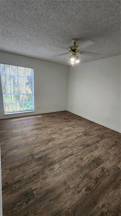 For Sale: $145,000 (2 beds, 1 baths, 828 Square Feet)