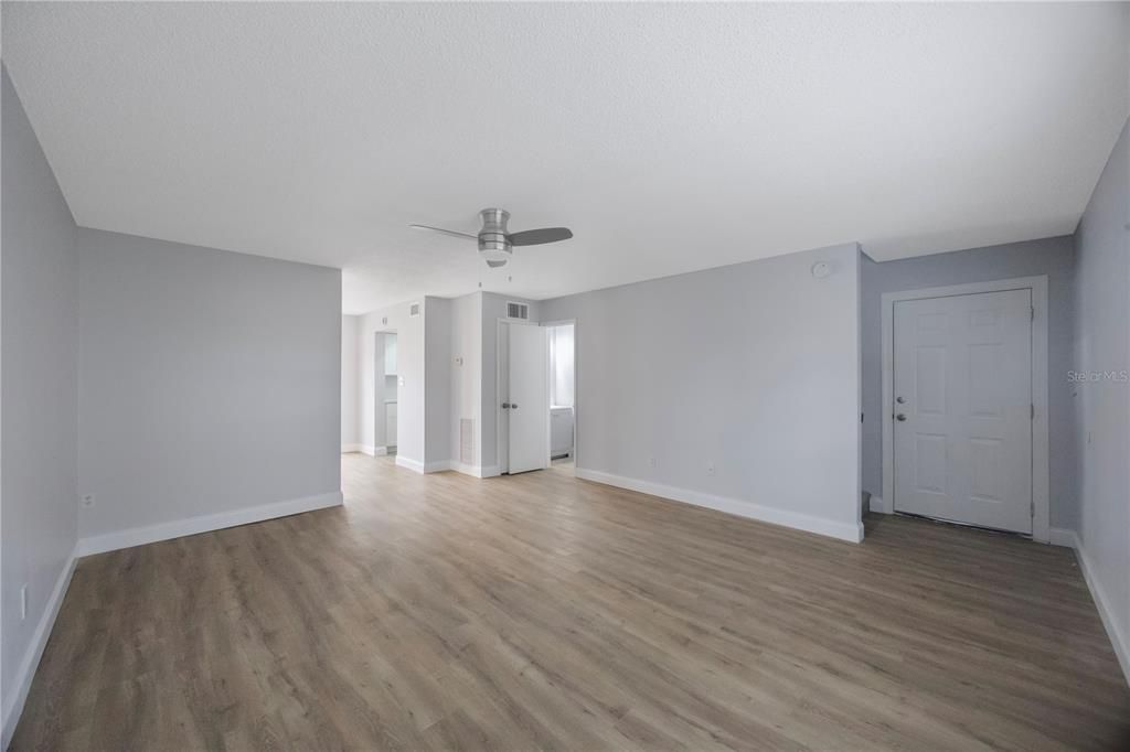 For Rent: $1,995 (2 beds, 1 baths, 1010 Square Feet)