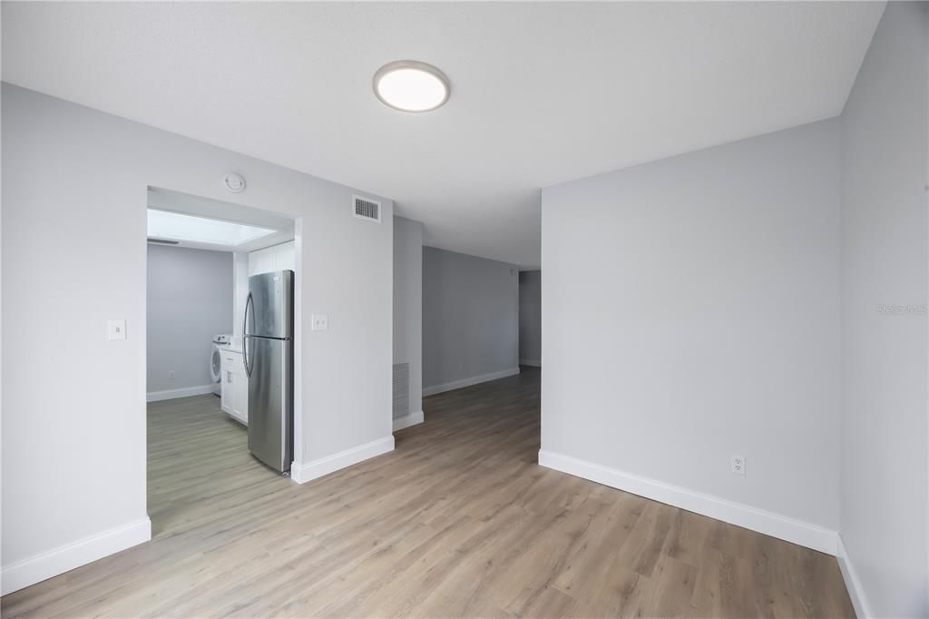 For Rent: $1,995 (2 beds, 1 baths, 1010 Square Feet)