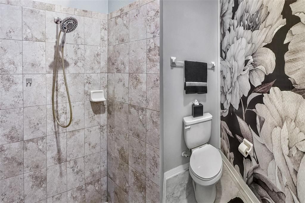 Active With Contract: $379,900 (3 beds, 2 baths, 1826 Square Feet)