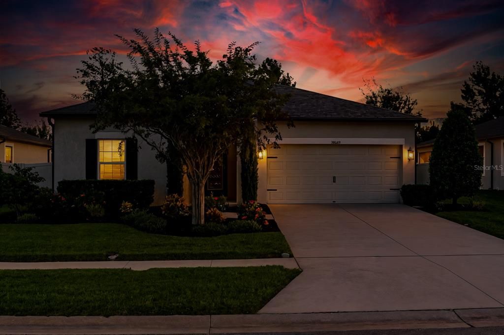 Active With Contract: $379,900 (3 beds, 2 baths, 1826 Square Feet)