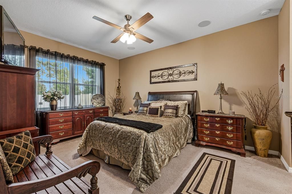 Active With Contract: $379,900 (3 beds, 2 baths, 1826 Square Feet)