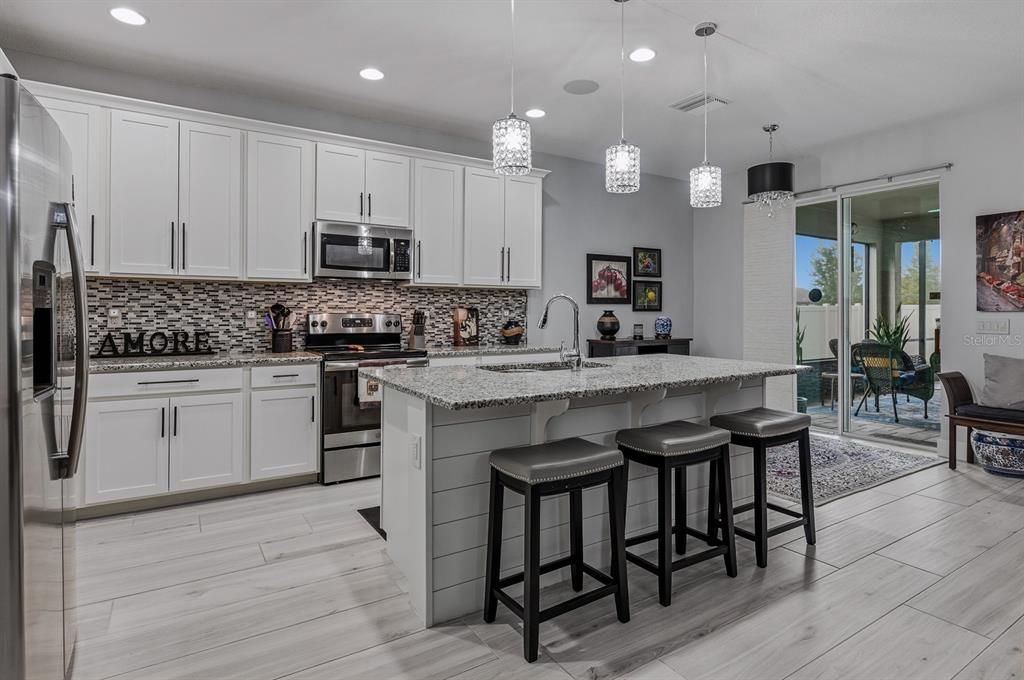 Active With Contract: $379,900 (3 beds, 2 baths, 1826 Square Feet)