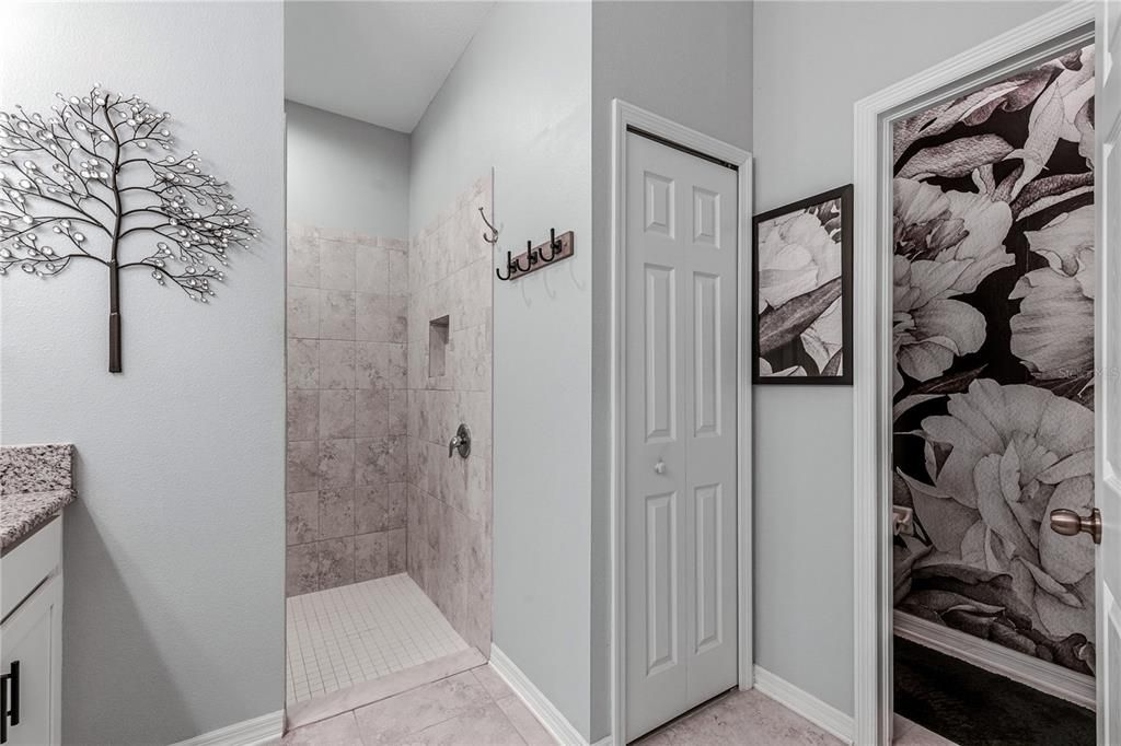 Active With Contract: $379,900 (3 beds, 2 baths, 1826 Square Feet)