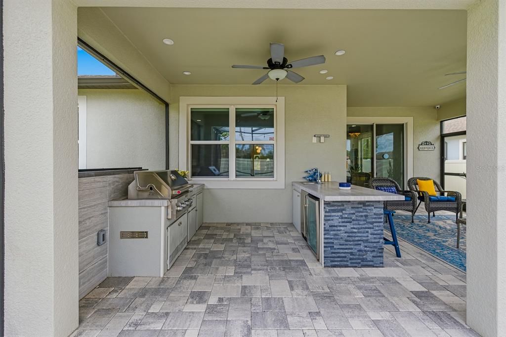 Active With Contract: $379,900 (3 beds, 2 baths, 1826 Square Feet)